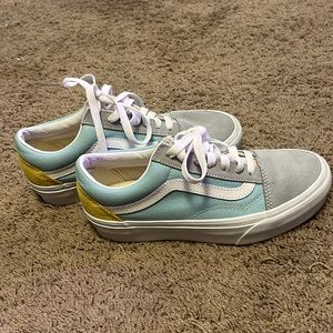 Vans ladies/girls size 4.5 - like new